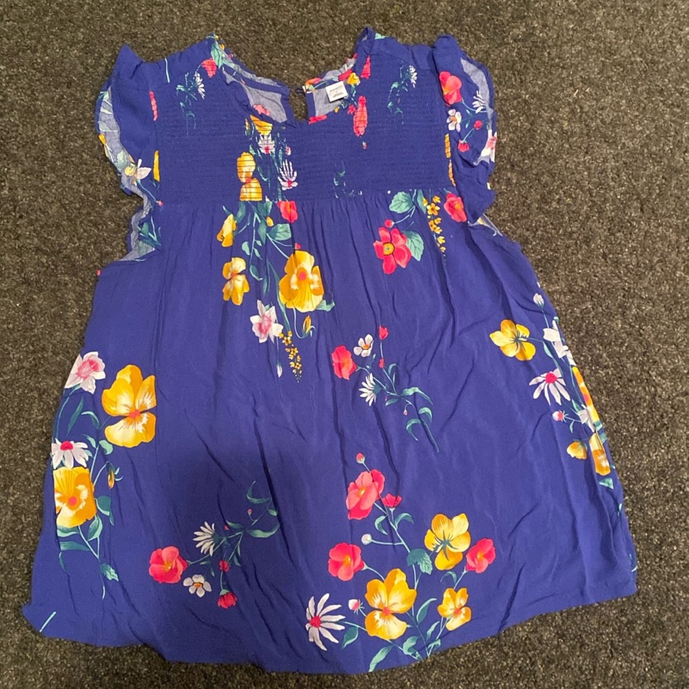 Old Navy size large blouse, one button in the back
